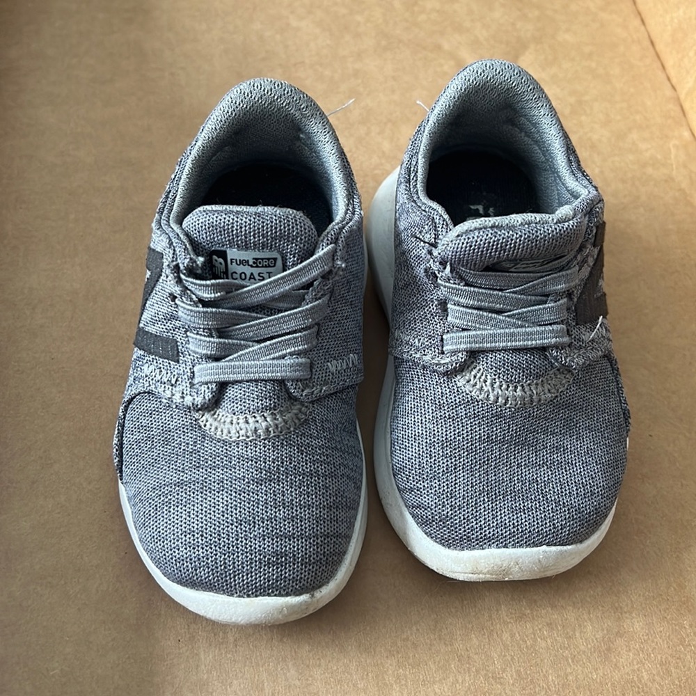 New Balance 5t Wide Sneaker- toddler 5 wide- like new!